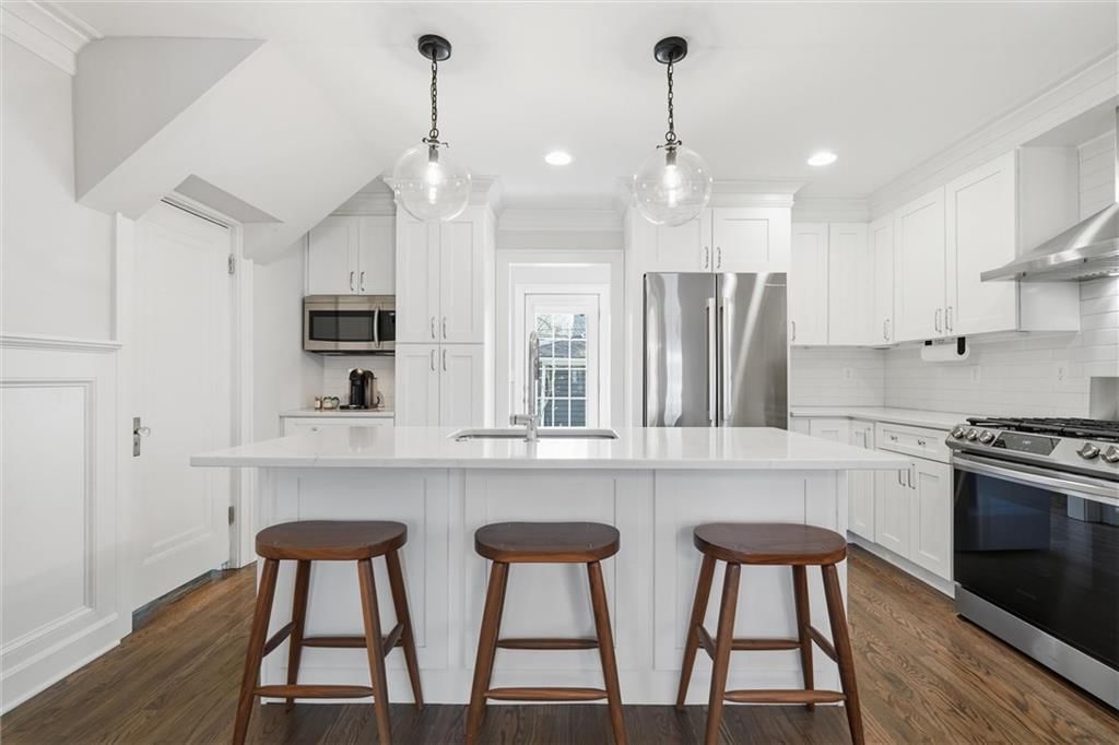 103 W 67th Terrace — photo 9