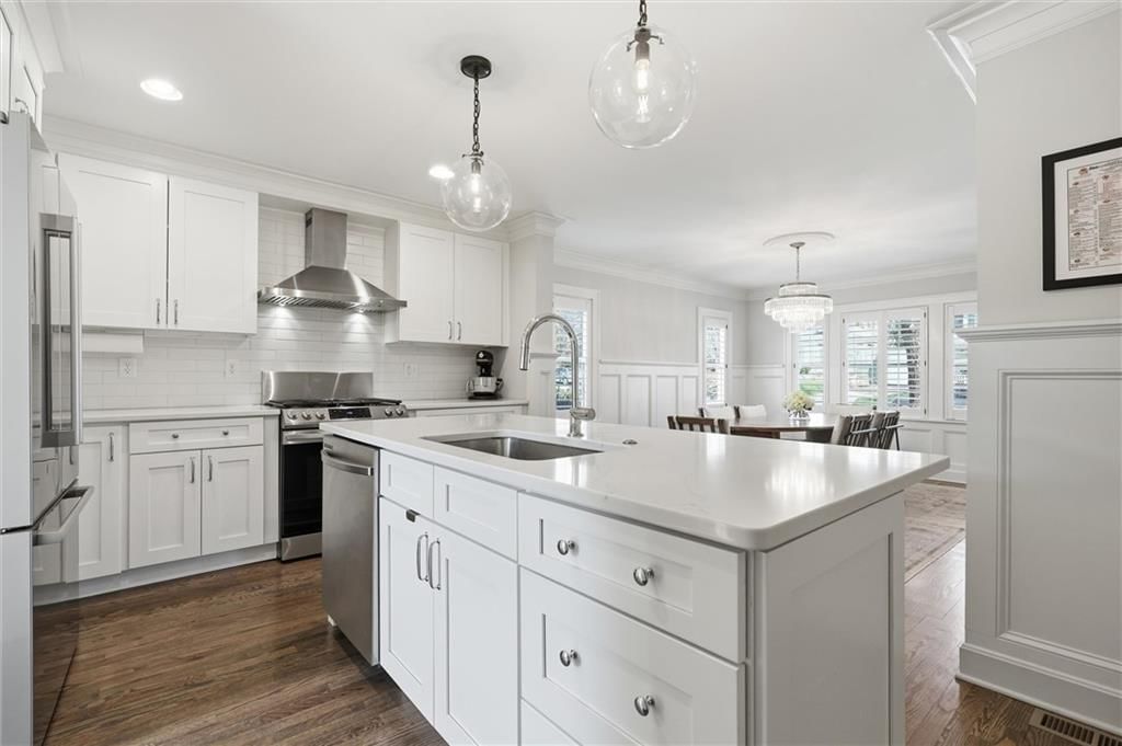 103 W 67th Terrace — photo 12