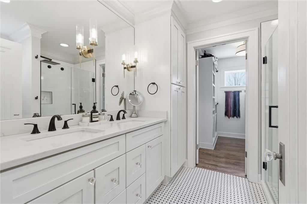 103 W 67th Terrace — photo 26