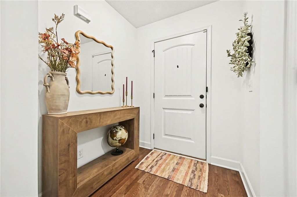 9621 N Adrian Avenue — photo 3