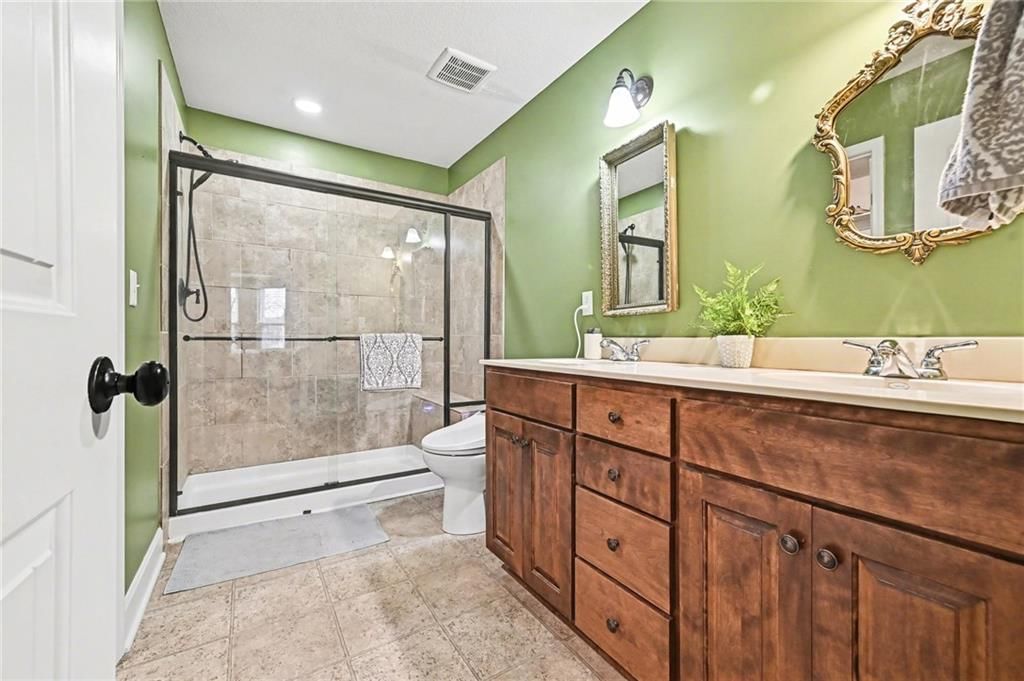 9621 N Adrian Avenue — photo 13