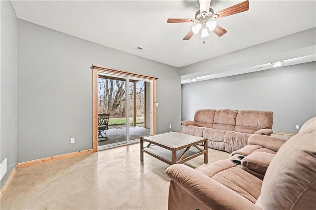 9621 N Adrian Avenue — photo 19