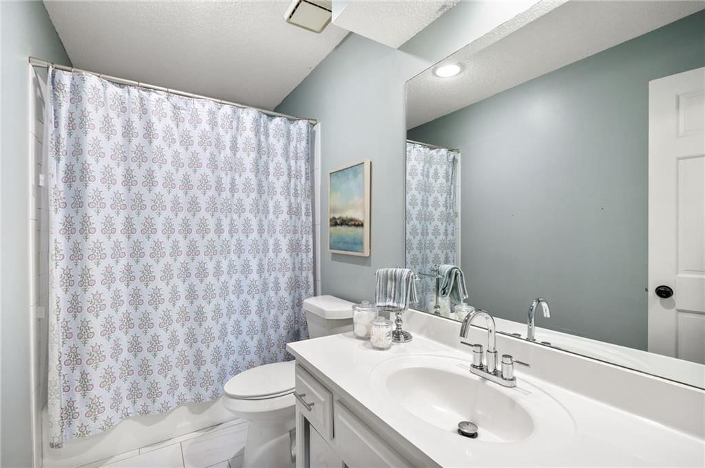11943 S Hallet Street — photo 13