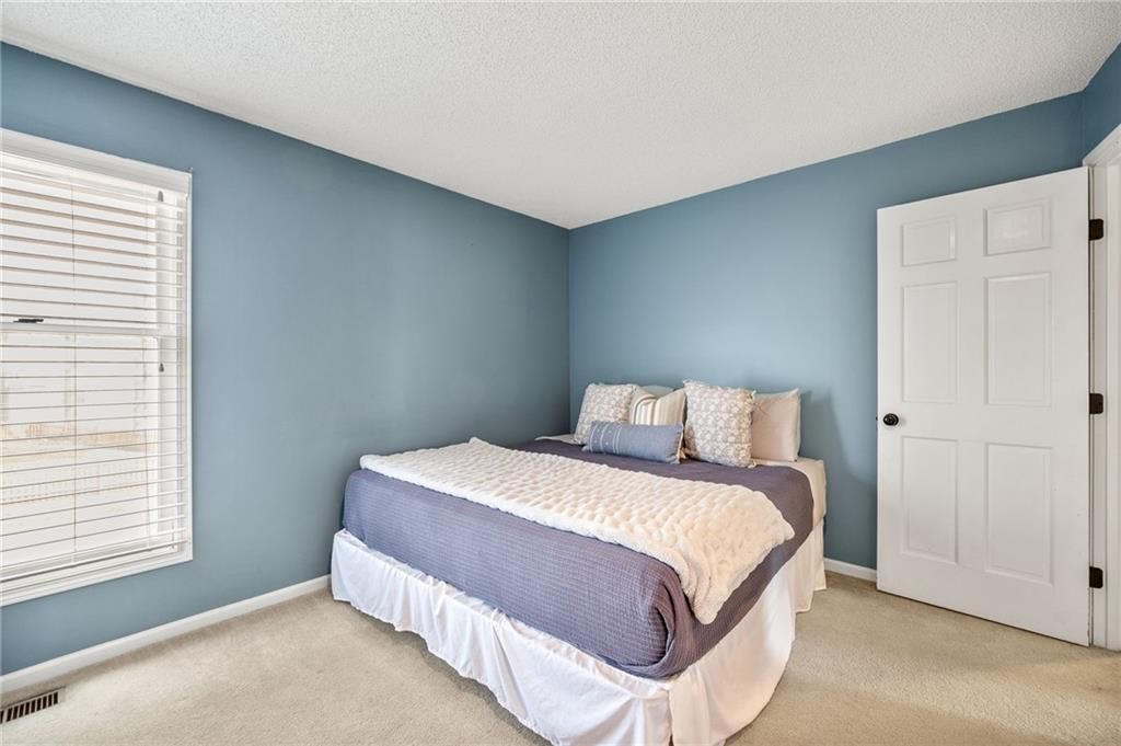 11943 S Hallet Street — photo 14