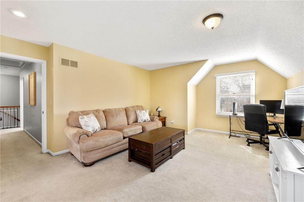 11943 S Hallet Street — photo 15