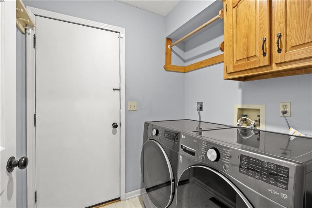 11943 S Hallet Street — photo 26