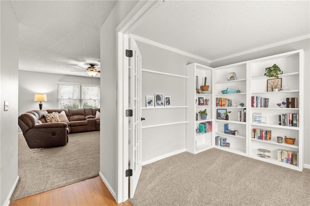 11943 S Hallet Street — photo 28