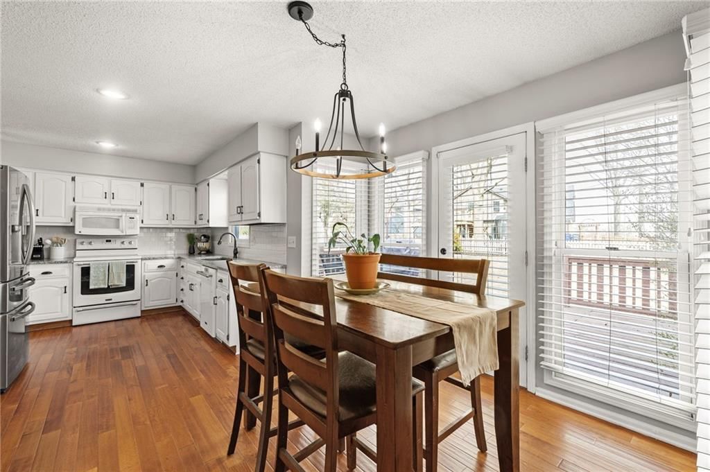 11943 S Hallet Street — photo 33