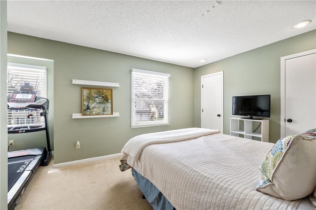 11943 S Hallet Street — photo 46