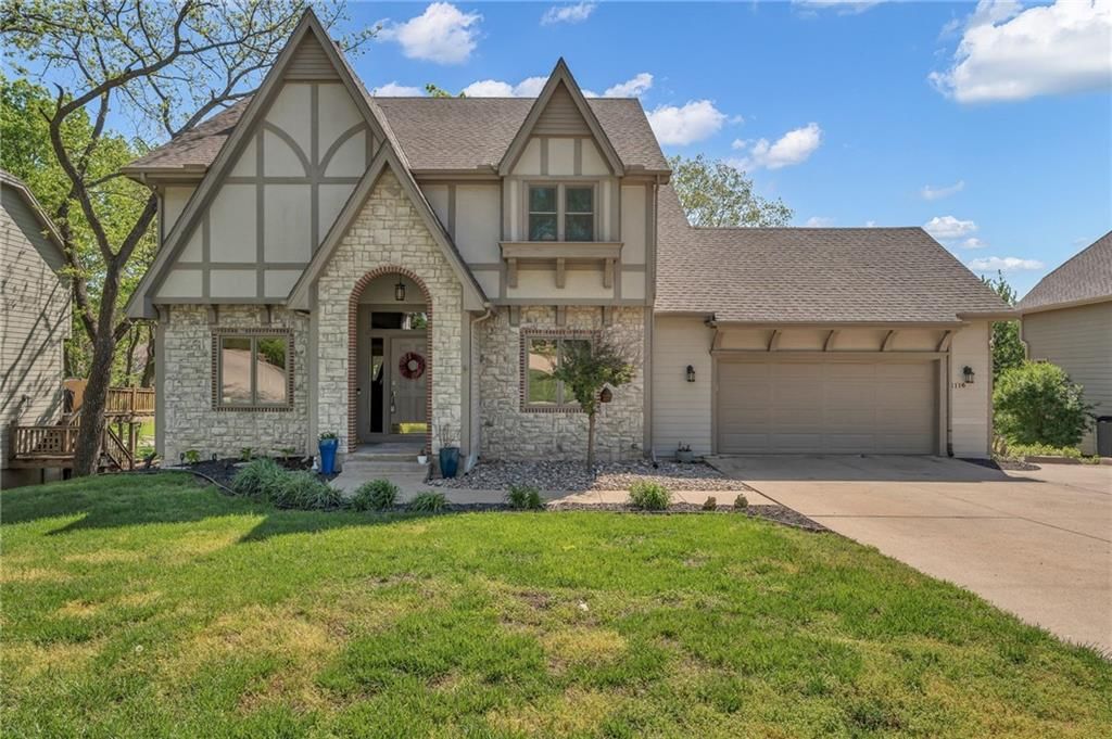 1116 Oak Tree Drive — photo 1