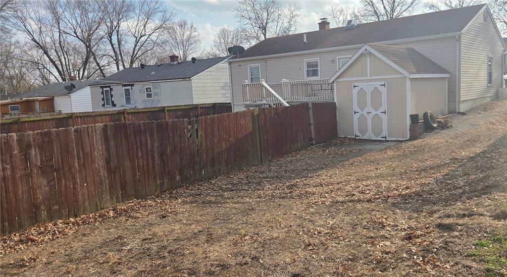 611 N Sunset Drive — photo 29
