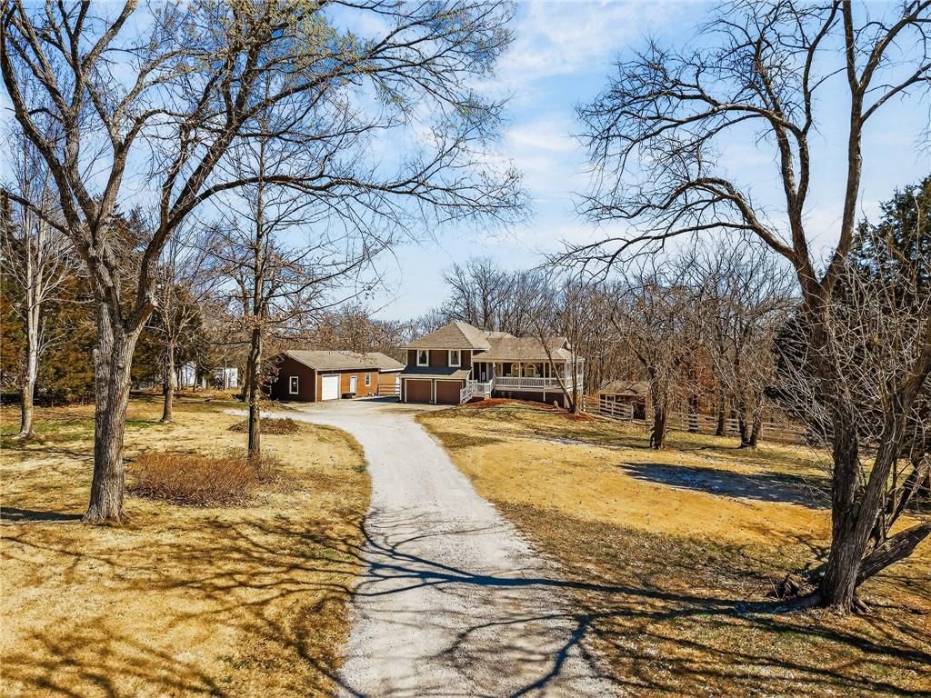 30030 W 84th Street — photo 2