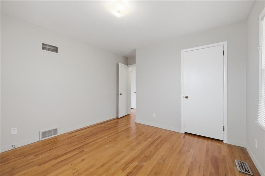 5435 CEDAR Avenue — photo 11