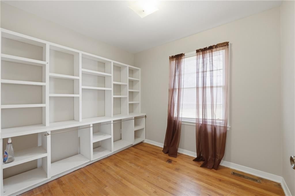 5435 CEDAR Avenue — photo 12