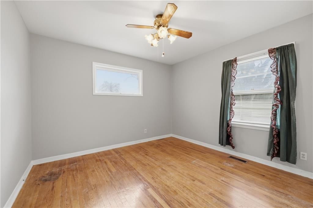 5435 CEDAR Avenue — photo 15