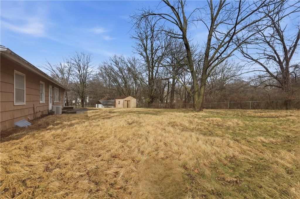 5435 CEDAR Avenue — photo 23
