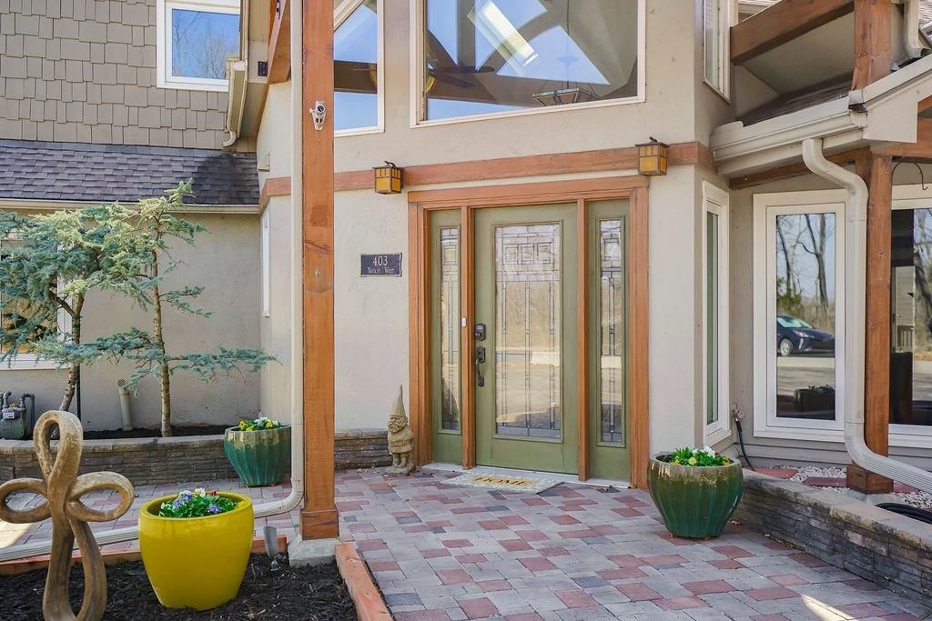 403 Navajo Lane — photo 2