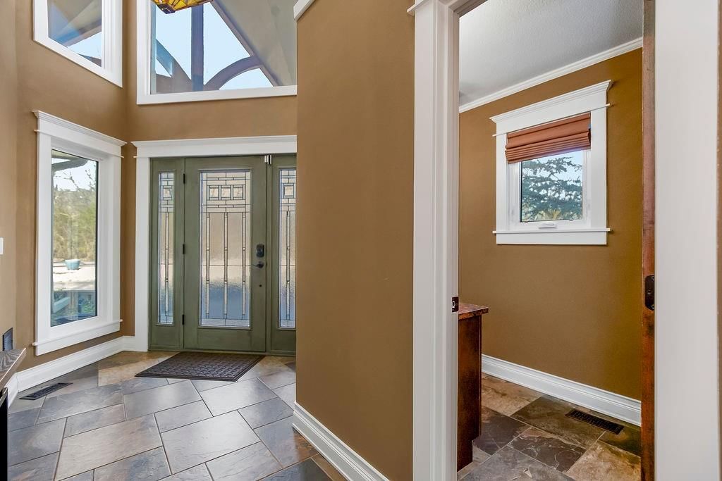 403 Navajo Lane — photo 3