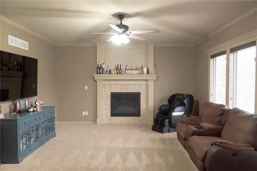 1329 SW MERRYMAN Drive — photo 4