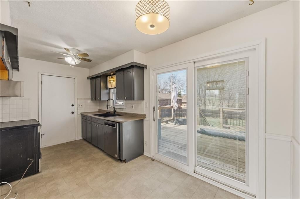 6712 N Walrond Avenue — photo 5