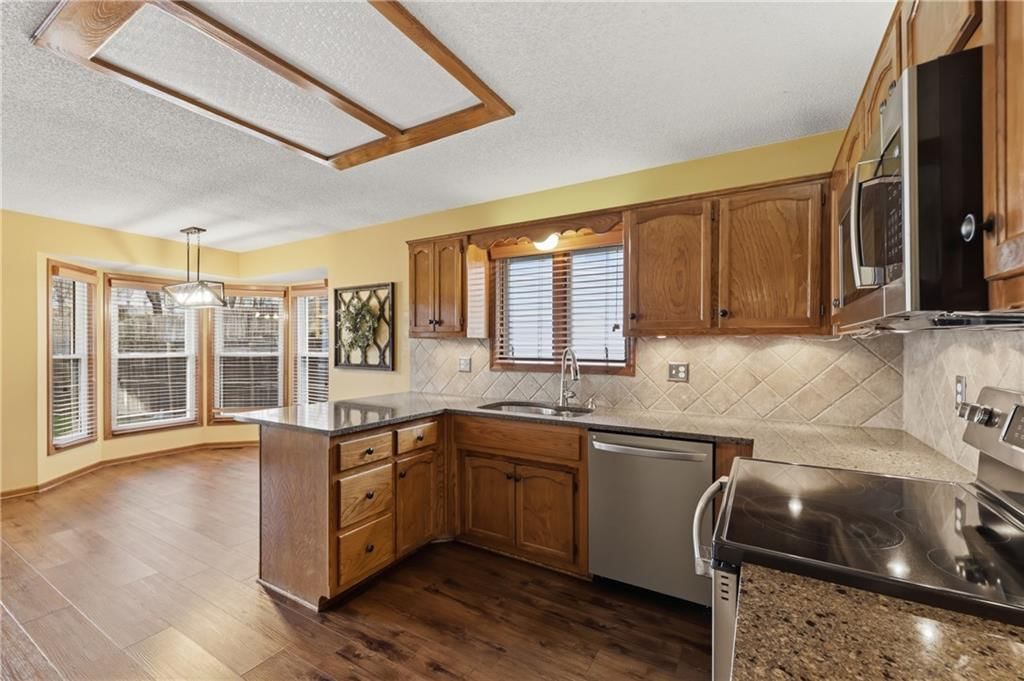 3416 S Maybrook Avenue — photo 9