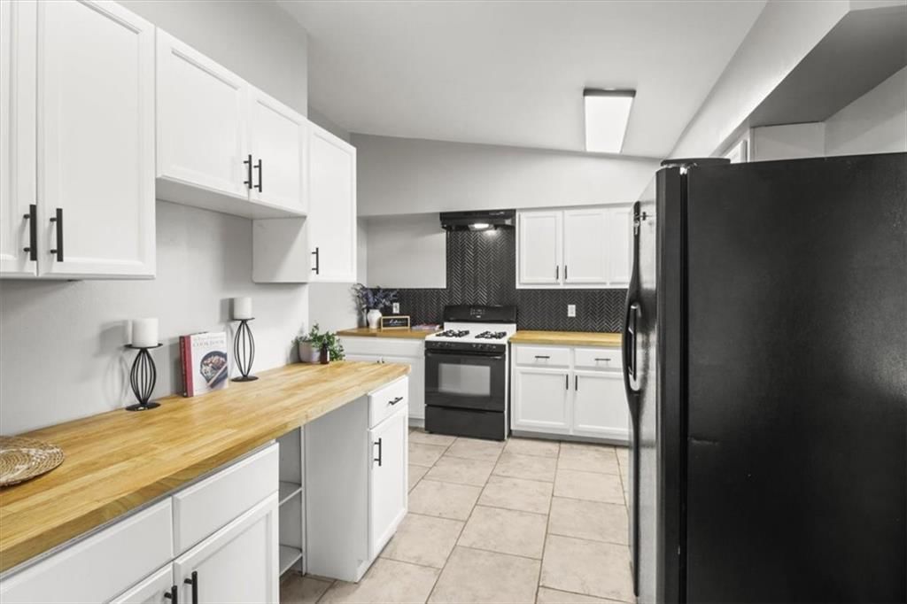 410 Corral Drive — photo 10