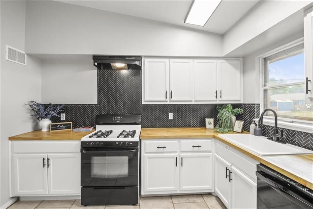 410 Corral Drive — photo 11