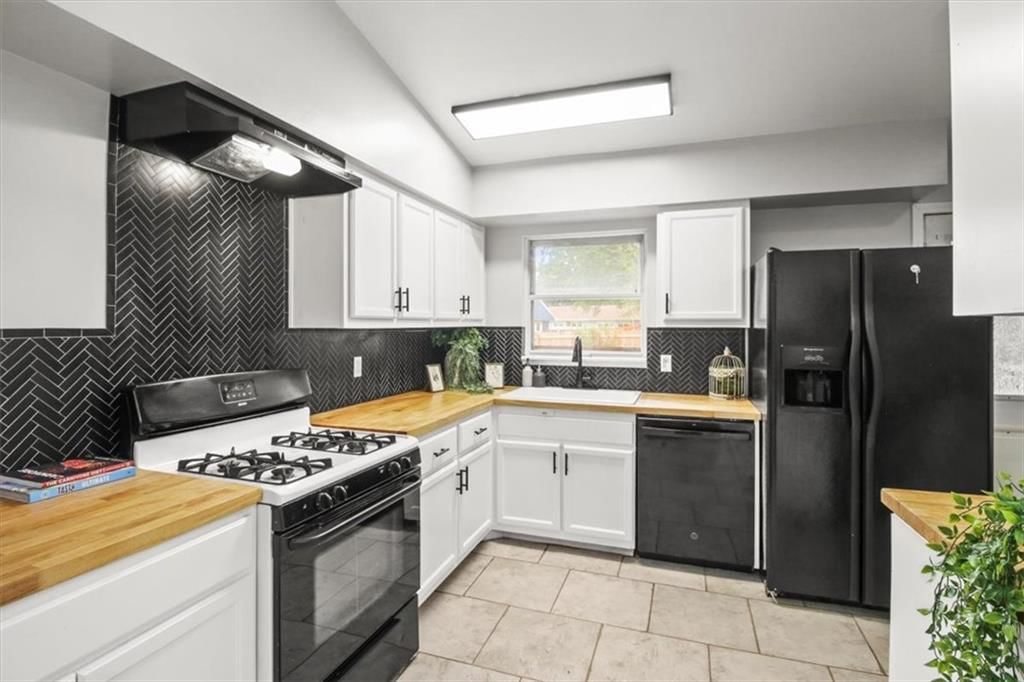 410 Corral Drive — photo 12