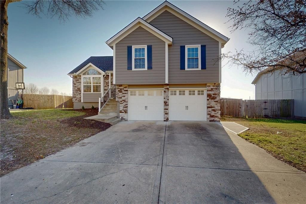 1103 S Huntington Drive — photo 3