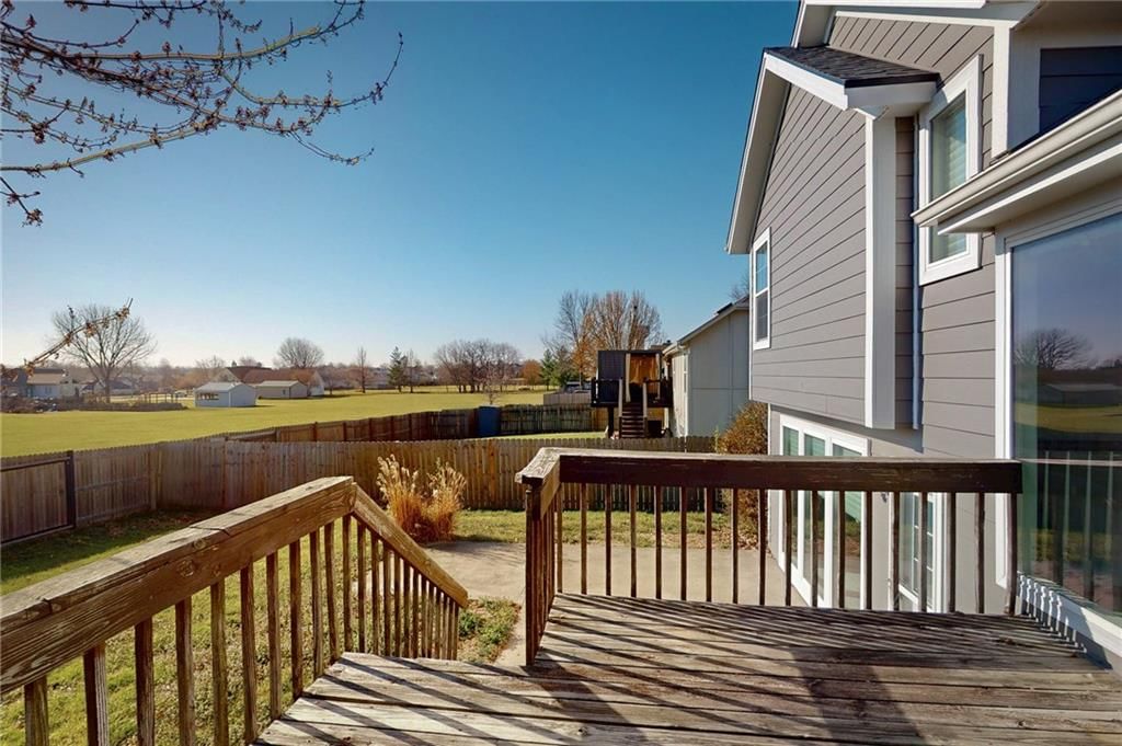 1103 S Huntington Drive — photo 4