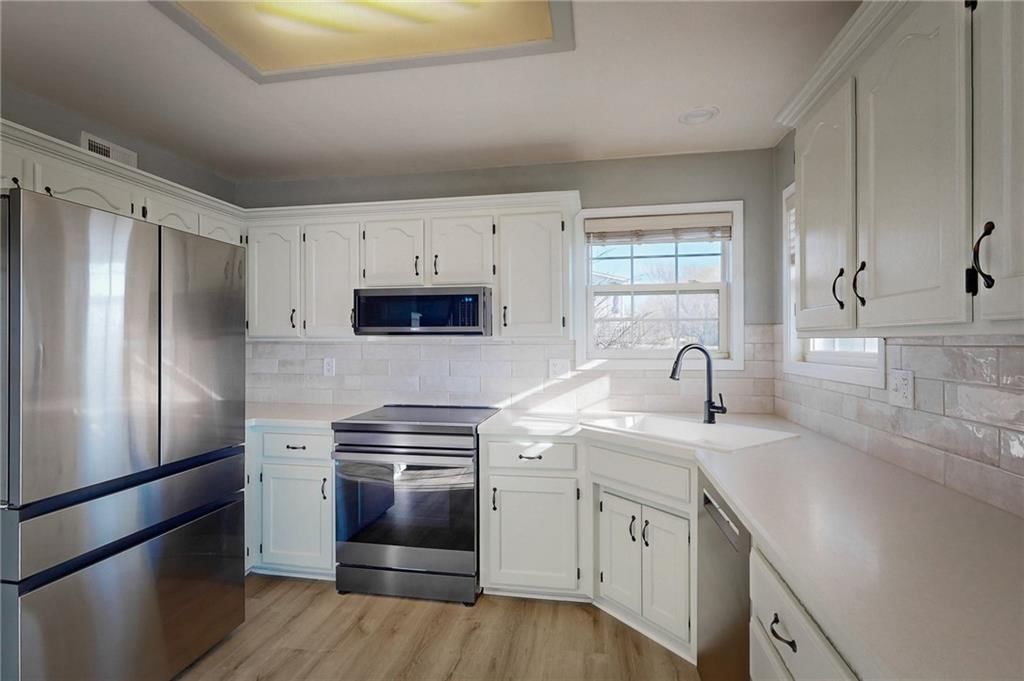 1103 S Huntington Drive — photo 15