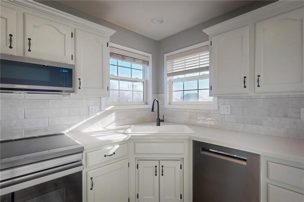 1103 S Huntington Drive — photo 16