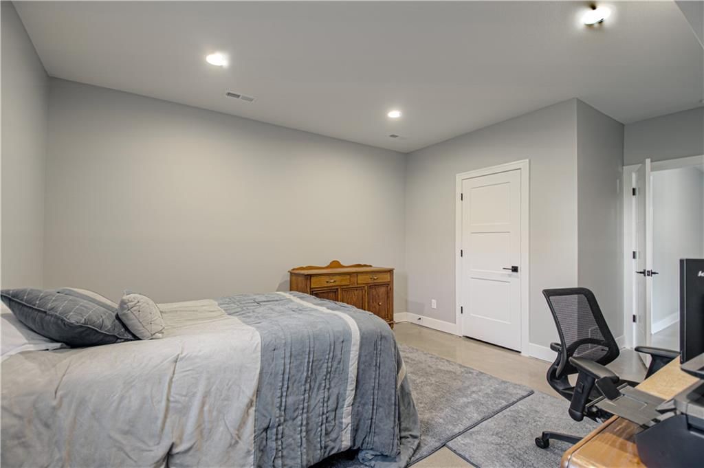13504 Oakridge Drive — photo 31