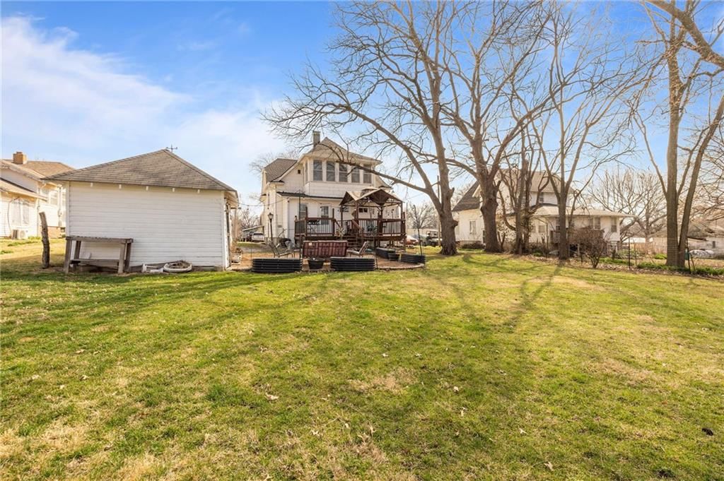 403 N Wooden Avenue — photo 38