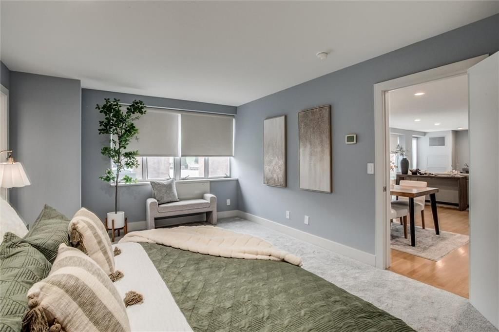 221 W 48th Street — photo 12