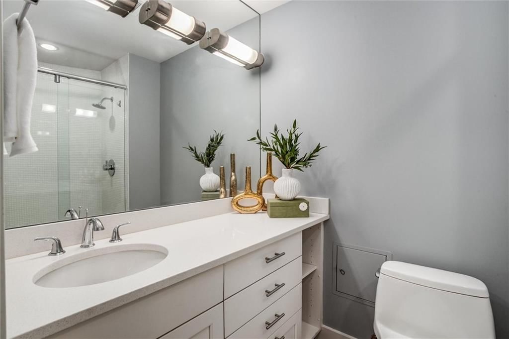 221 W 48th Street — photo 13