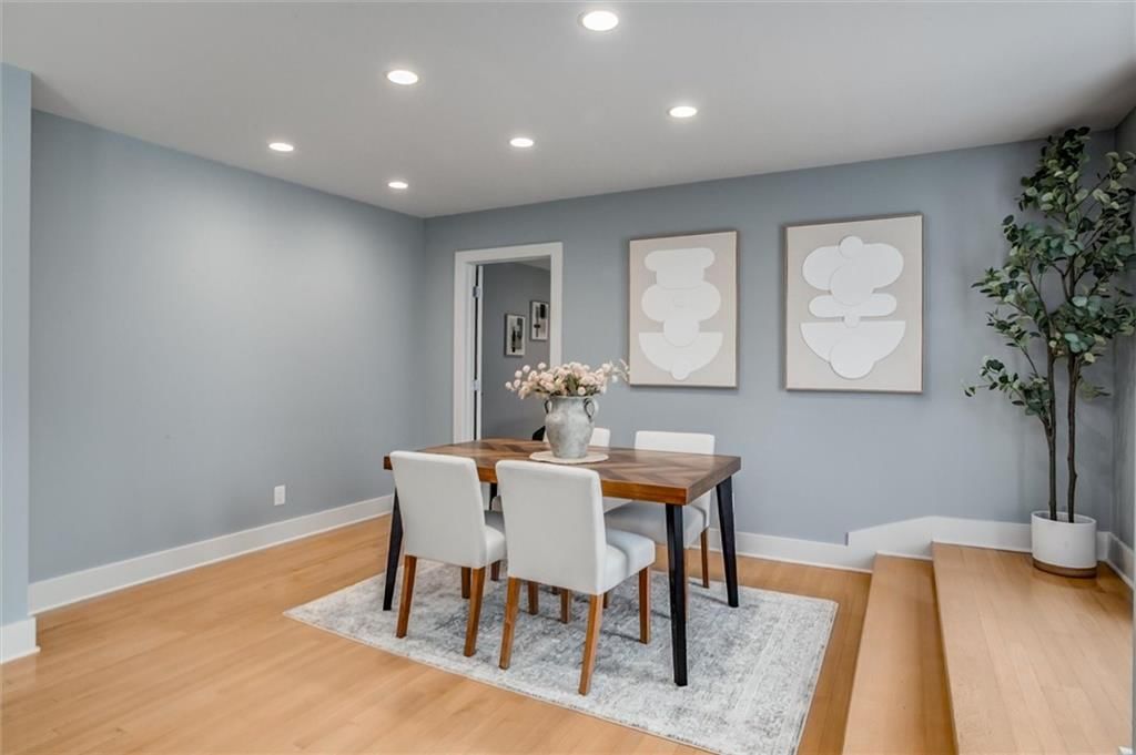 221 W 48th Street — photo 25