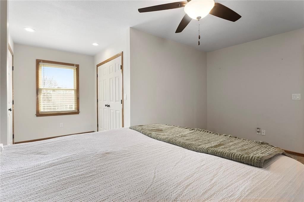 10014 N Highland Terrace — photo 24