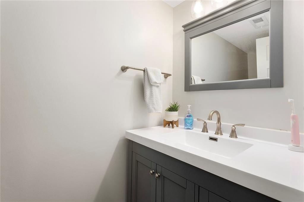 10014 N Highland Terrace — photo 31