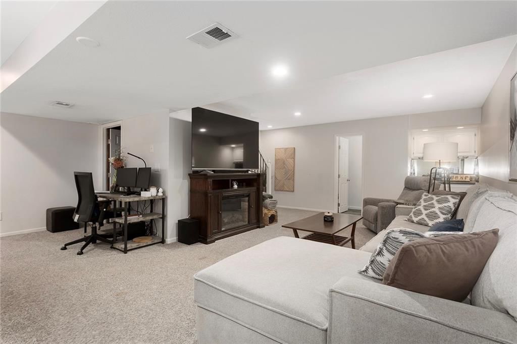 10014 N Highland Terrace — photo 32