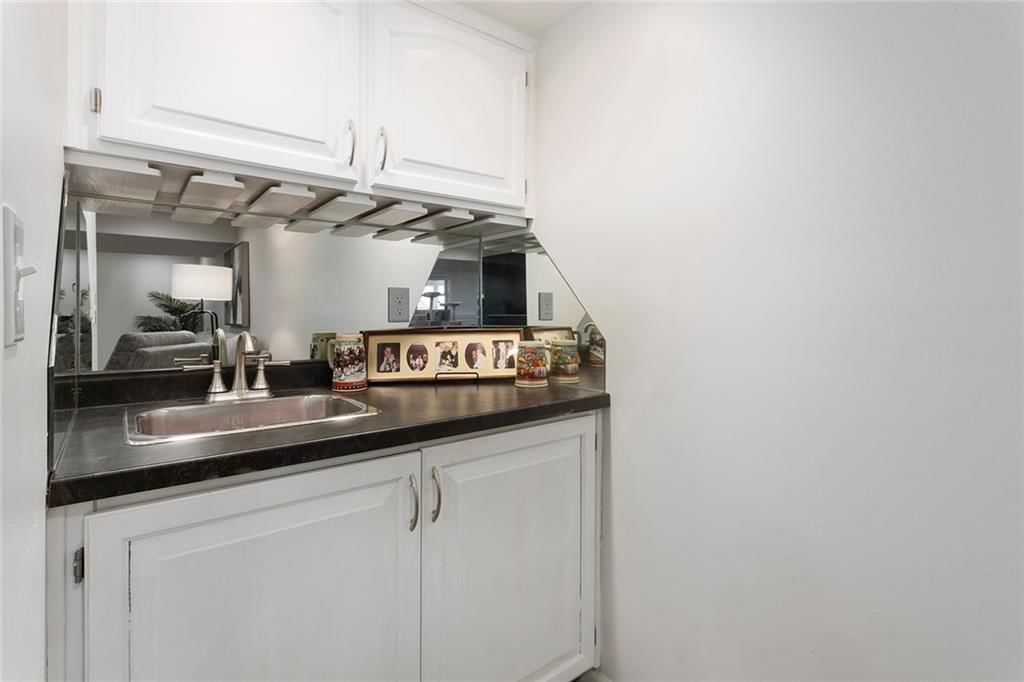 10014 N Highland Terrace — photo 33