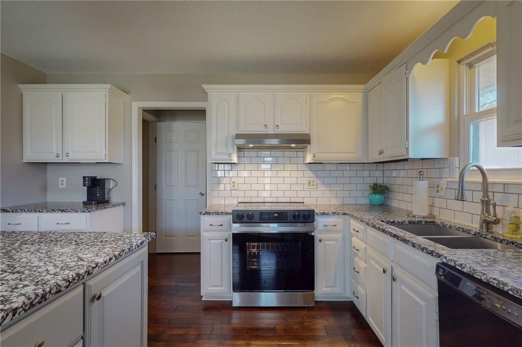 1905 NE Dill Drive — photo 16