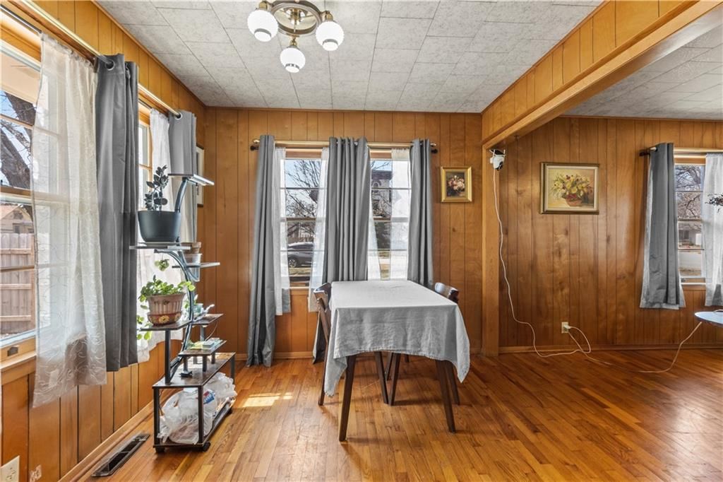 628 Maple Street — photo 8