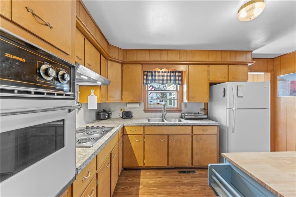 628 Maple Street — photo 12