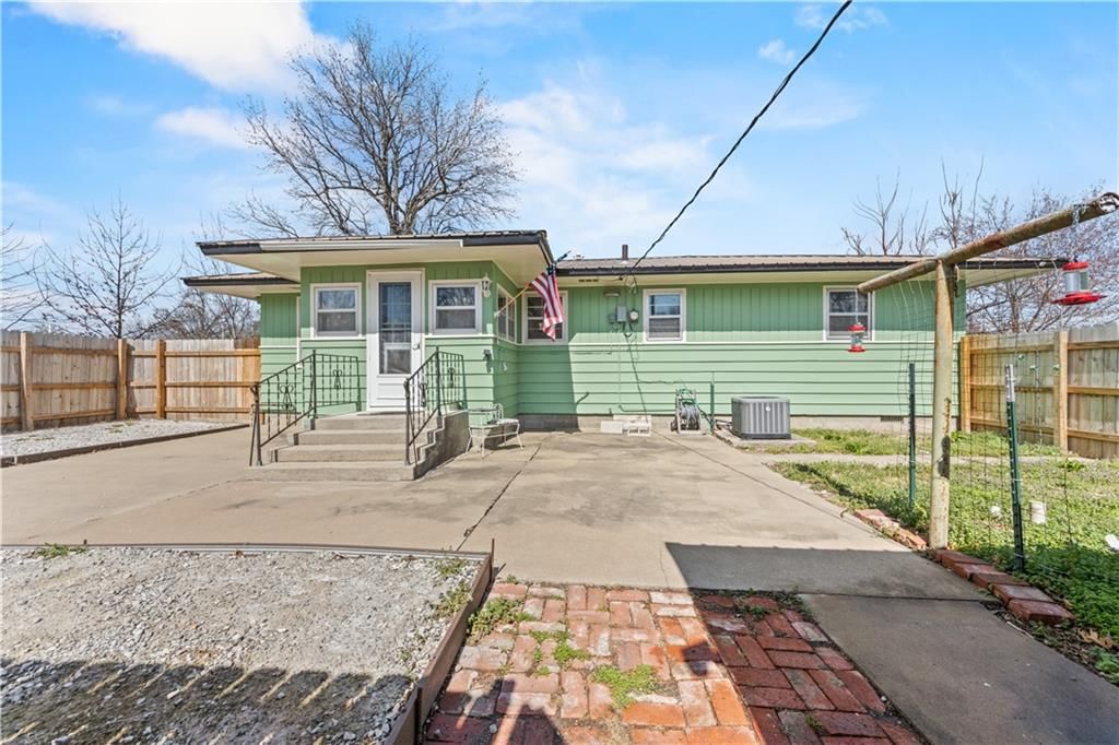 628 Maple Street — photo 28