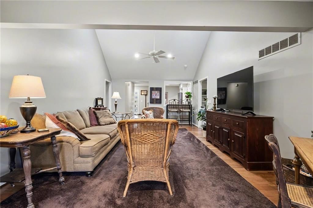 4712 Balmoral Drive — photo 8