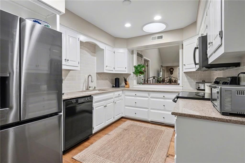4712 Balmoral Drive — photo 10