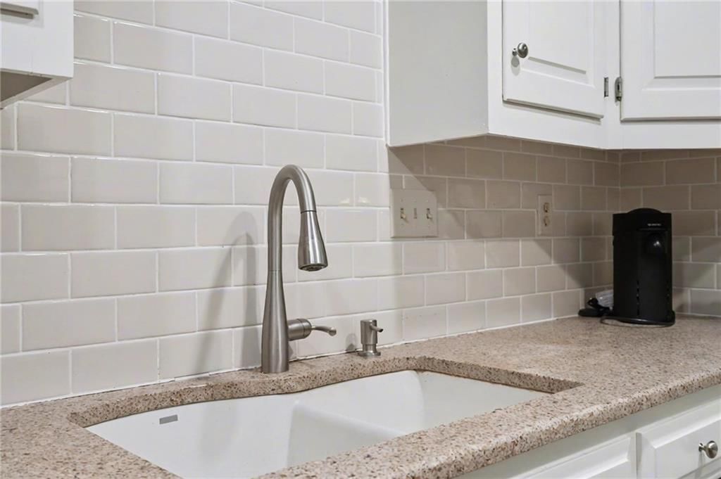 4712 Balmoral Drive — photo 11