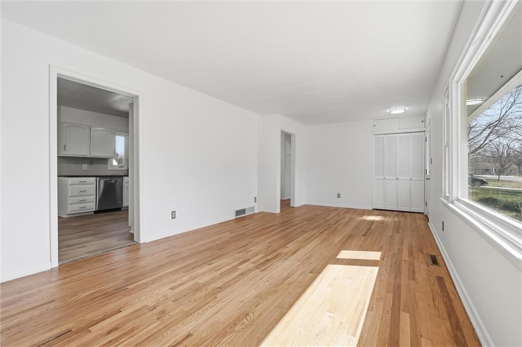 4400 E 137th Street — photo 5