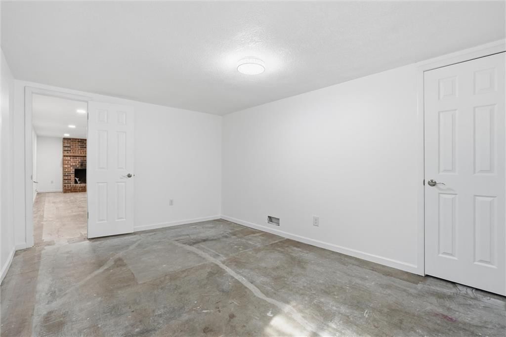 4400 E 137th Street — photo 30